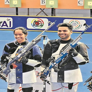 Arjun Babuta and Elavenil Valarivan