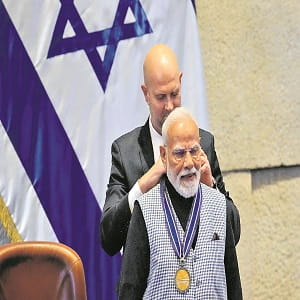 Speaker of the Knesset Medal on Modi